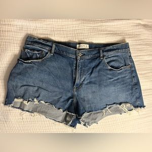 Abercrombie Mom Short Mid Rise